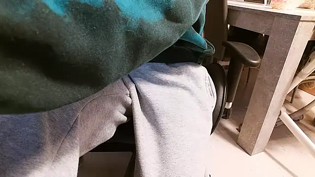 ademandjulia online show from March 2026 09:08:02 PM