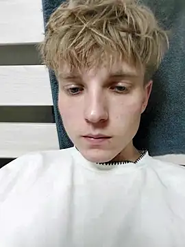 Snapshot of And25bn chatting on October 2025 10:54:02 PM And25bn online show from October 2025 10:54:02 PM