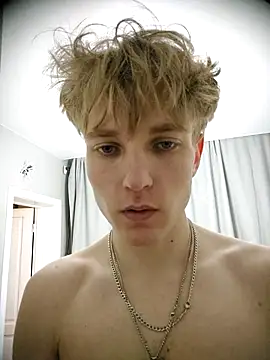 Snapshot of And25bn chatting on October 2025 08:22:02 PM And25bn online show from October 2025 08:22:02 PM