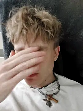 Snapshot of And25bn chatting on October 2025 10:38:02 AM And25bn online show from October 2025 10:38:02 AM