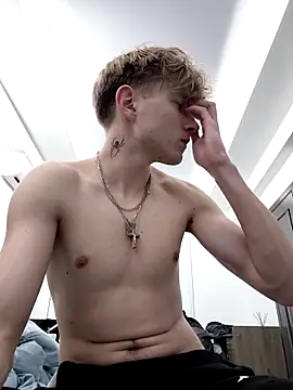 Snapshot of And25bn chatting on December 2025 11:07:01 PM And25bn online show from December 2025 11:07:01 PM