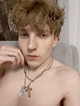 Snapshot of And25bn chatting on November 2025 03:17:01 PM And25bn online show from November 2025 03:17:01 PM