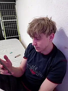 Snapshot of And25bn chatting on March 2026 11:43:01 AM And25bn online show from March 2026 11:43:01 AM