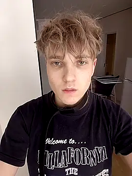 Snapshot of And25bn chatting on February 2026 12:45:01 PM And25bn online show from February 2026 12:45:01 PM