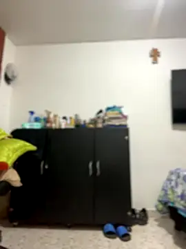 Carola-Ross online show from November 2025 07:03:01 PM