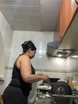 Carola-Ross online show from December 2025 12:00:01 AM