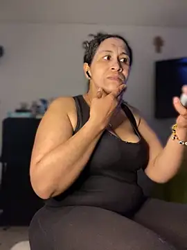 Carola-Ross online show from October 2025 05:34:01 PM