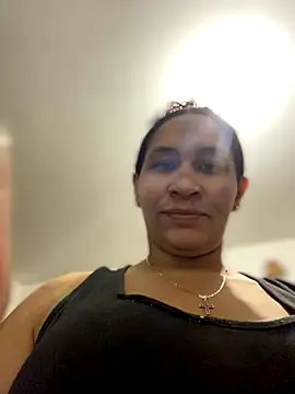 Carola-Ross online show from November 2025 05:50:02 PM