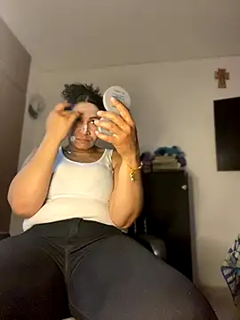 Carola-Ross online show from November 2025 05:38:02 PM