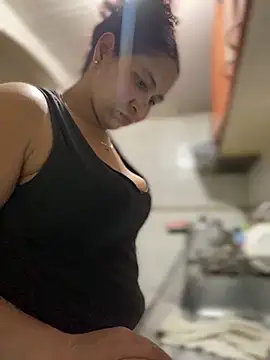 Carola-Ross online show from November 2025 05:28:01 PM