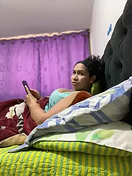 Carola-Ross online show from April 2026 04:52:02 PM