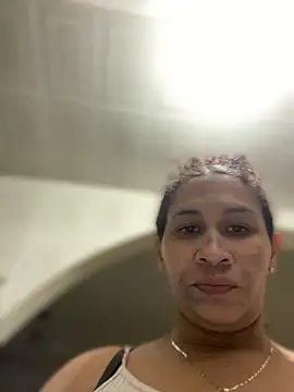 Carola-Ross online show from October 2025 06:09:02 PM