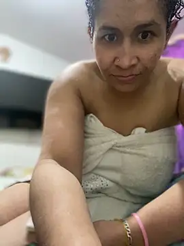 Carola-Ross online show from April 2026 07:07:02 PM