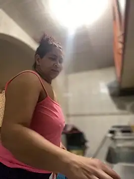 Carola-Ross online show from April 2026 02:41:02 PM