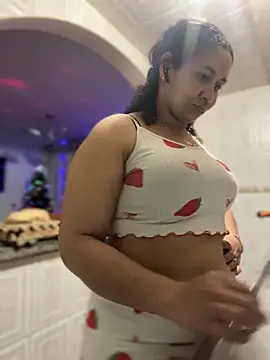 Carola-Ross online show from December 2025 08:04:02 PM