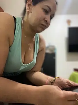 Carola-Ross online show from March 2026 05:03:02 PM