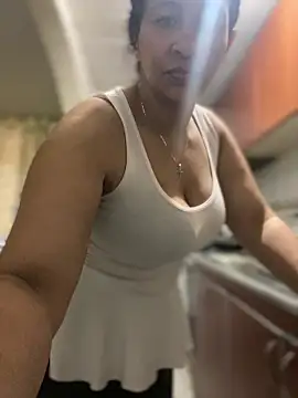 Carola-Ross online show from May 2026 01:39:01 PM
