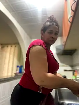 Carola-Ross online show from November 2025 05:35:01 PM