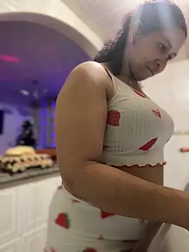 Carola-Ross online show from December 2025 08:04:02 PM