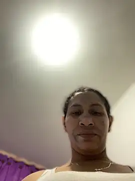 Carola-Ross online show from October 2025 06:10:02 PM