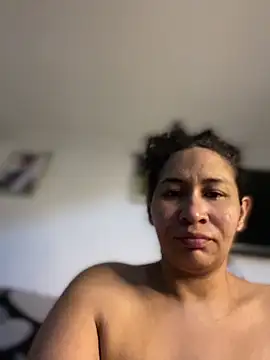 Snapshot of Carola-Ross chatting on June 2026 01:38:02 PM Carola-Ross online show from June 2026 01:38:02 PM