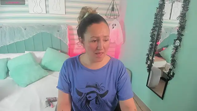 abby apple online show from October 2025 01:54:02 PM