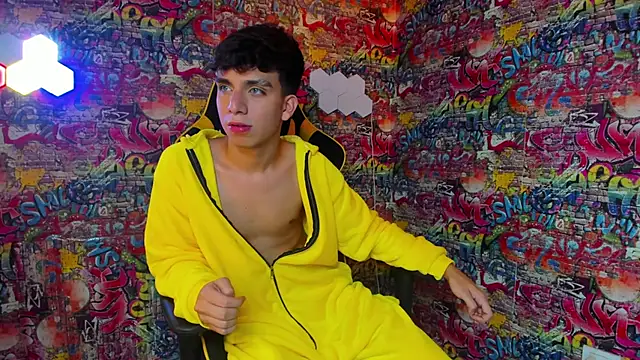 Angel boyy2 online show from March 2025 03:00:01 AM