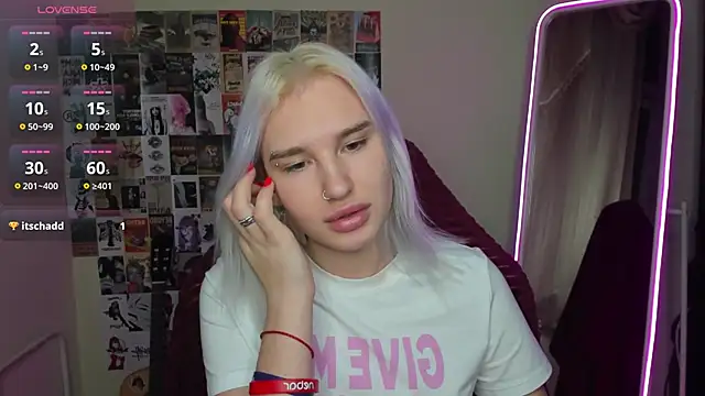 EvelinaLuu online show from December 2025 02:04:02 AM