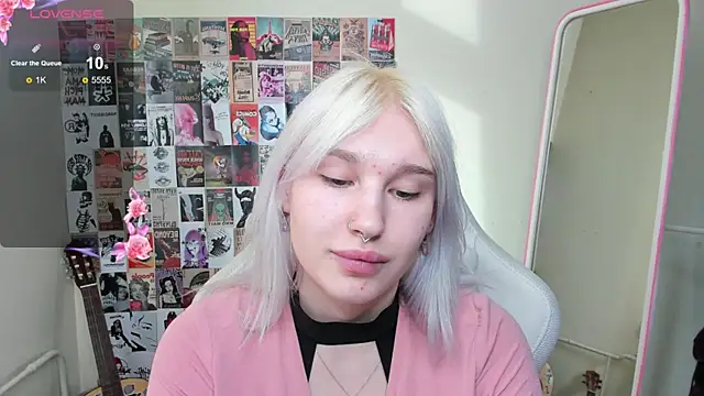 EvelinaLuu online show from April 2026 02:40:01 AM