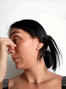 single mother indecent online show from October 2025 06:08:02 PM