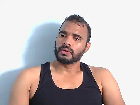 Snapshot of YOX22 chatting on October 2025 01:34:01 PM YOX22 online show from October 2025 01:34:01 PM