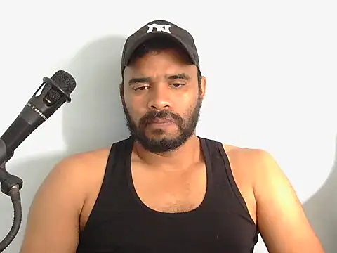 Snapshot of YOX22 chatting on October 2025 01:52:01 PM YOX22 online show from October 2025 01:52:01 PM