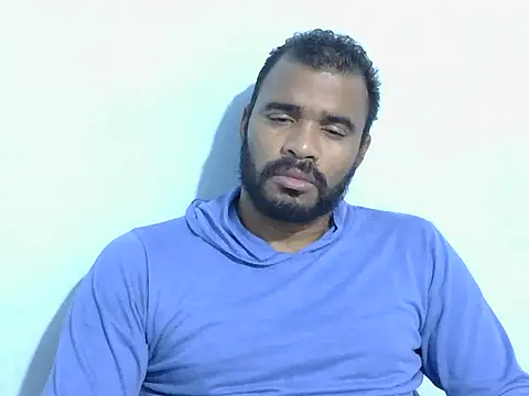 Snapshot of YOX22 chatting on October 2025 03:52:01 AM YOX22 online show from October 2025 03:52:01 AM