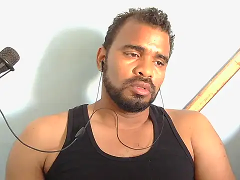 Snapshot of YOX22 chatting on October 2025 09:26:01 PM YOX22 online show from October 2025 09:26:01 PM