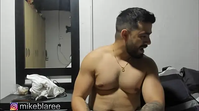 Snapshot of mikeblaree chatting on October 2025 02:45:01 AM mikeblaree online show from October 2025 02:45:01 AM