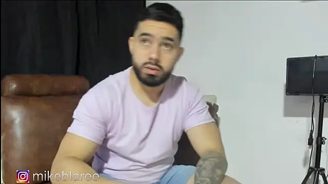 Snapshot of mikeblaree chatting on November 2025 04:55:02 PM mikeblaree online show from November 2025 04:55:02 PM