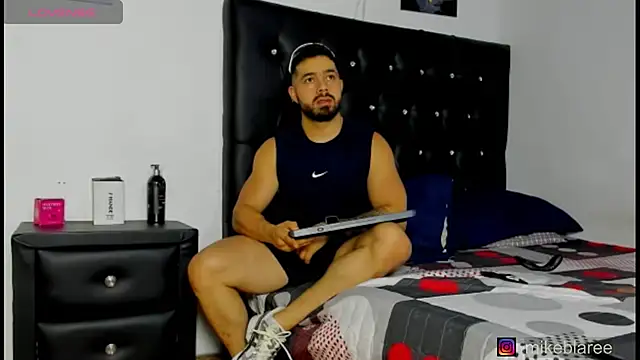 mikeblaree online show from April 2026 06:25:02 PM