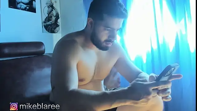 Snapshot of mikeblaree chatting on November 2025 07:13:02 PM mikeblaree online show from November 2025 07:13:02 PM