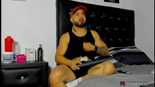 mikeblaree online show from March 2026 06:08:02 PM