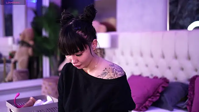 SashaFerrera online show from October 2025 07:35:01 PM