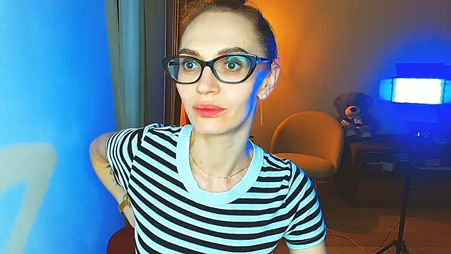 Lady Sunshine  online show from April 2026 05:54:01 PM