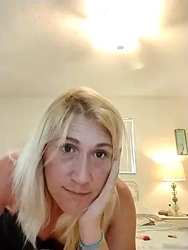 Skippydippy99 online show from November 2025 06:51:02 PM