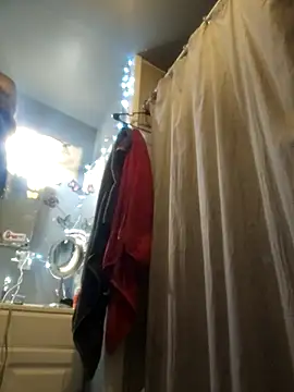 Snapshot of ShysluutGia chatting on December 2025 06:48:01 AM ShysluutGia online show from December 2025 06:48:01 AM