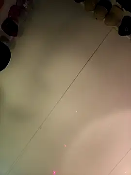 Snapshot of ShysluutGia chatting on November 2025 05:01:02 PM ShysluutGia online show from November 2025 05:01:02 PM