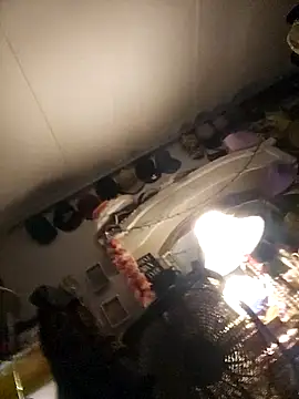 Snapshot of ShysluutGia chatting on October 2025 05:29:01 AM ShysluutGia online show from October 2025 05:29:01 AM