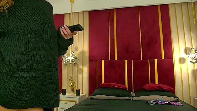 ChloeSins  online show from November 2025 04:49:02 AM