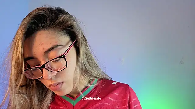 Snapshot of Carolblonde chatting on July 2026 08:55:02 PM Carolblonde online show from July 2026 08:55:02 PM