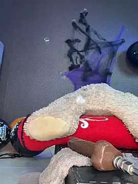 luciana hunters online show from November 2025 01:45:01 AM