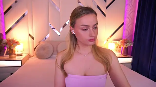 LindsieGreyy online show from May 2026 06:01:01 AM