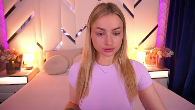 Snapshot of LindsieGreyy chatting on June 2026 06:29:02 AM LindsieGreyy online show from June 2026 06:29:02 AM